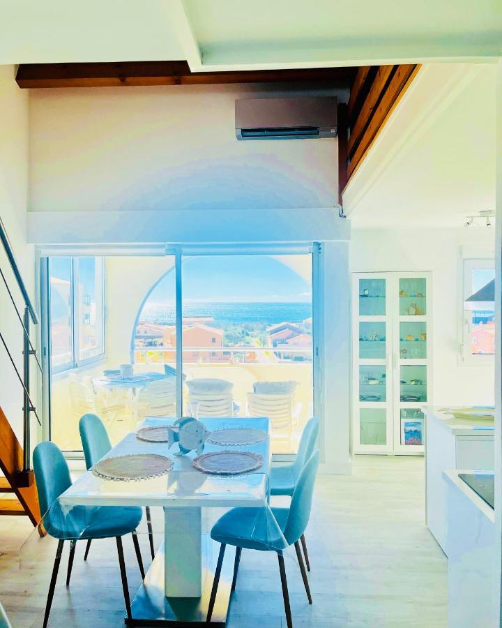 פרונטיניאן La Sirene - Loft Moderne Et Lumineux Avec Vue Panoramique Sur Mer Mediterranee Et Port De Plaisance מראה חיצוני תמונה